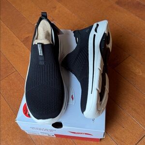 NEW  Women’s Skechers Sneakers Black Knit Slip-On $49 (originally $74.95)